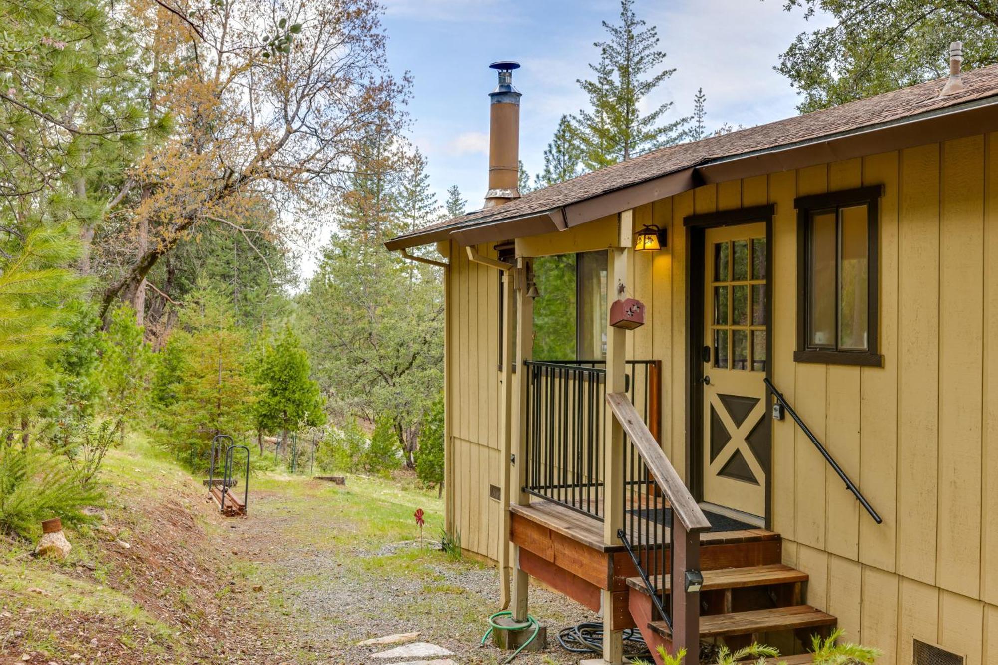 Serene Groveland Cabin Rental Near Yosemite! المظهر الخارجي الصورة