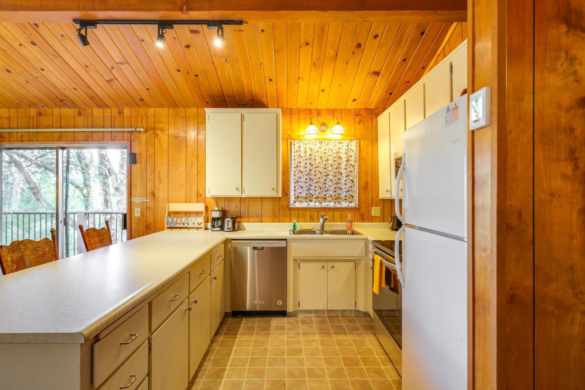 Serene Groveland Cabin Rental Near Yosemite! المظهر الخارجي الصورة
